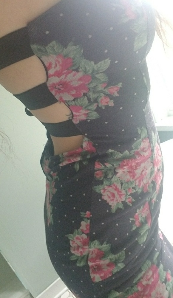 Dress - Picture 6 of 8